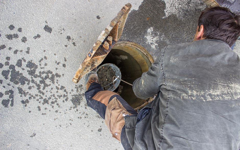 déboucher canalisation soude Écouen